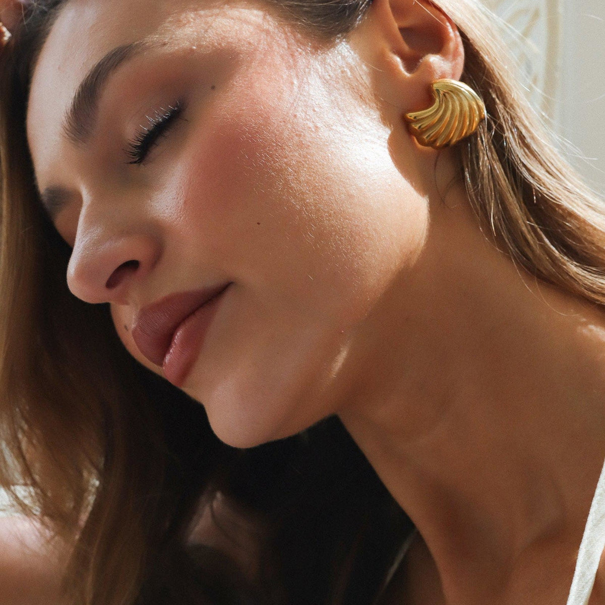 Emery | Gold Seashell Earrings