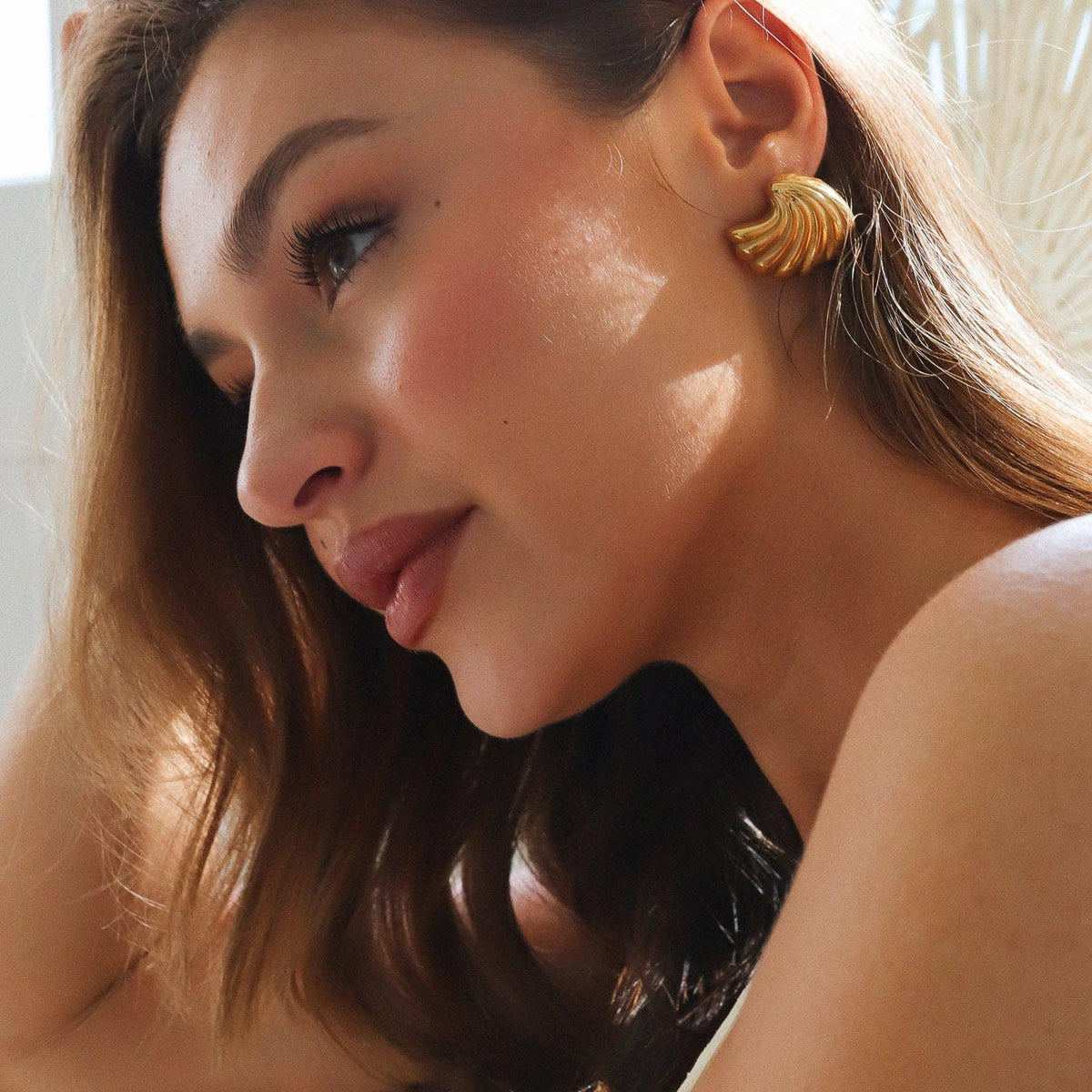 Emery | Gold Seashell Earrings
