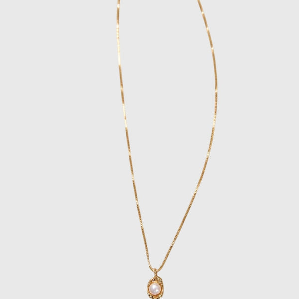 Bailey | Gold Pearl Pendant Necklace
